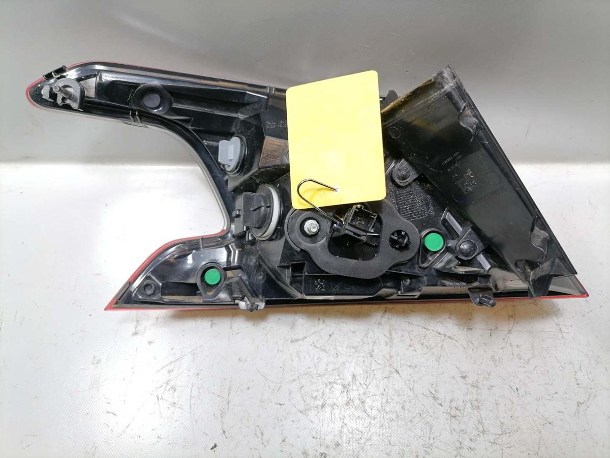 Peugeot 308SW 2 original R&uuml;cklicht R&uuml;ckleuchte Schlussleuchte rechts Kombi Facelift Bj.2017